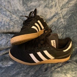 Men’s Adidas Busenitz skate shoe size 6 women’s size 7.5